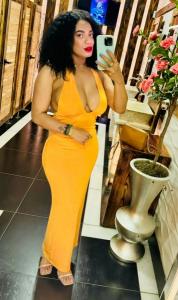 665154429: Chica busca chico en Barcelona