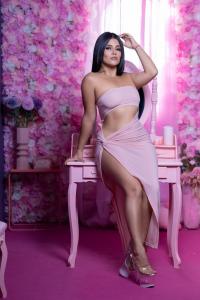 617440311: Chica busca chico en Sevilla