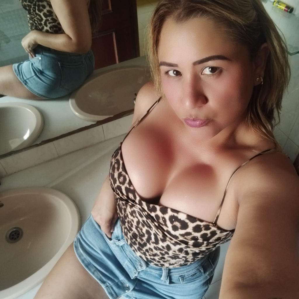 Chica busca chico en Almería: 