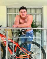 653577944: Chico busca chica en Valencia