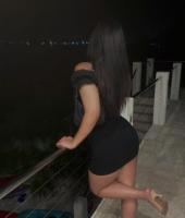 667573924: Chica busca chico en Sevilla