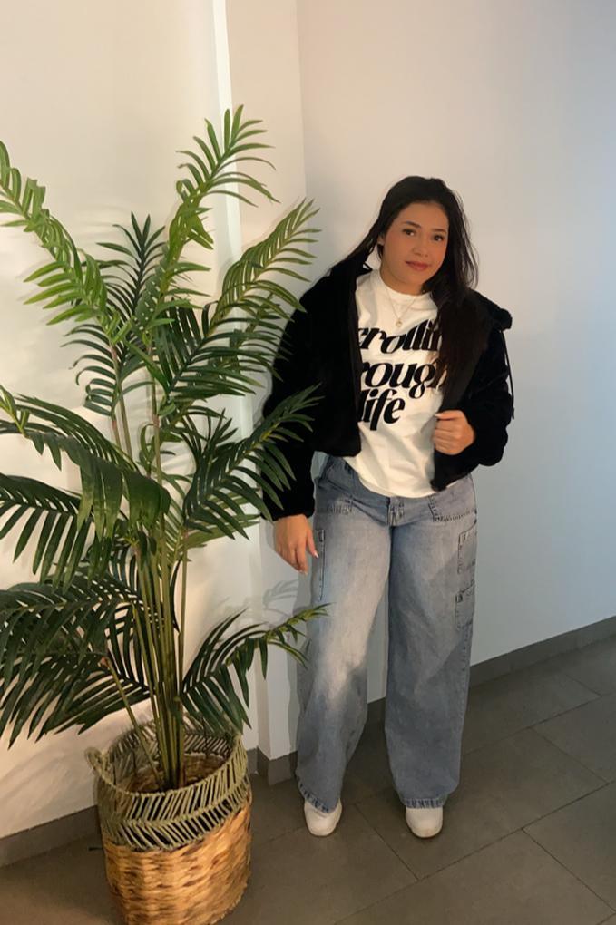 607489433: Chica busca chico en Málaga