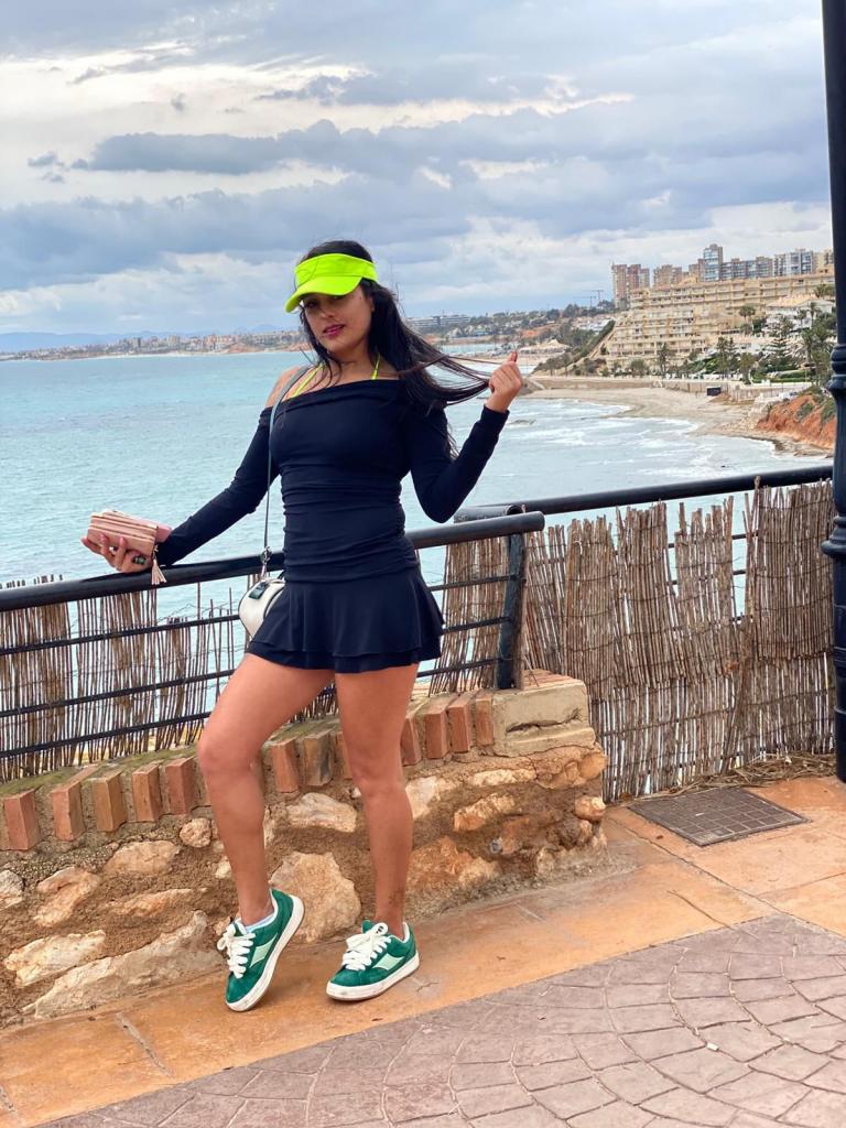 Chica busca chico en Alicante: Chica busca chico