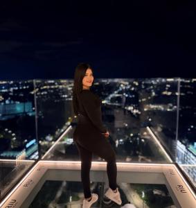 663582383: Chica busca chico en Ceuta