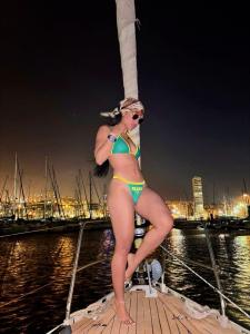 654659343: Chica busca chico en Madrid