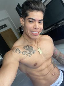 692933691: Chico busca chica en Valencia