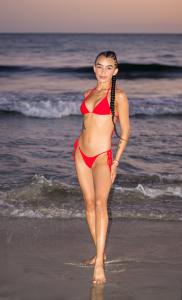 631153311: Chica busca chico en Ibiza