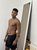 631780828: Chico busca chica en Barcelona