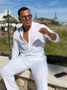 Chico busca chica en Gerona: 