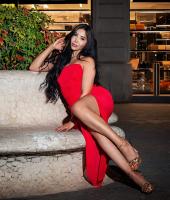 664149221: Chica busca chico en Barcelona