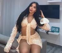 664149221: Chica busca chico en Barcelona