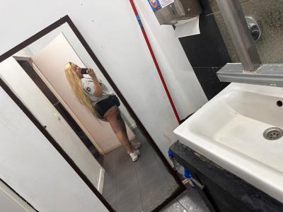 658411427: Chica busca chico en Málaga