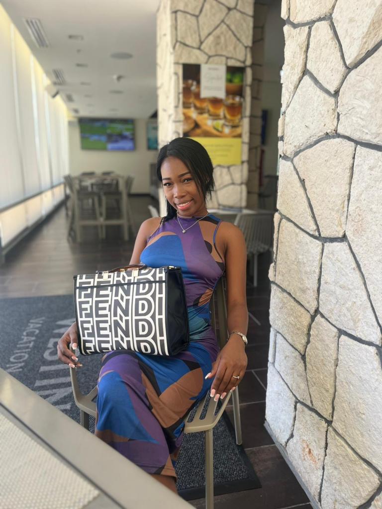 663847833: Chica busca chico en Alicante