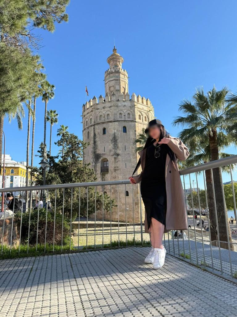 694227779: Chica busca chico en Sevilla