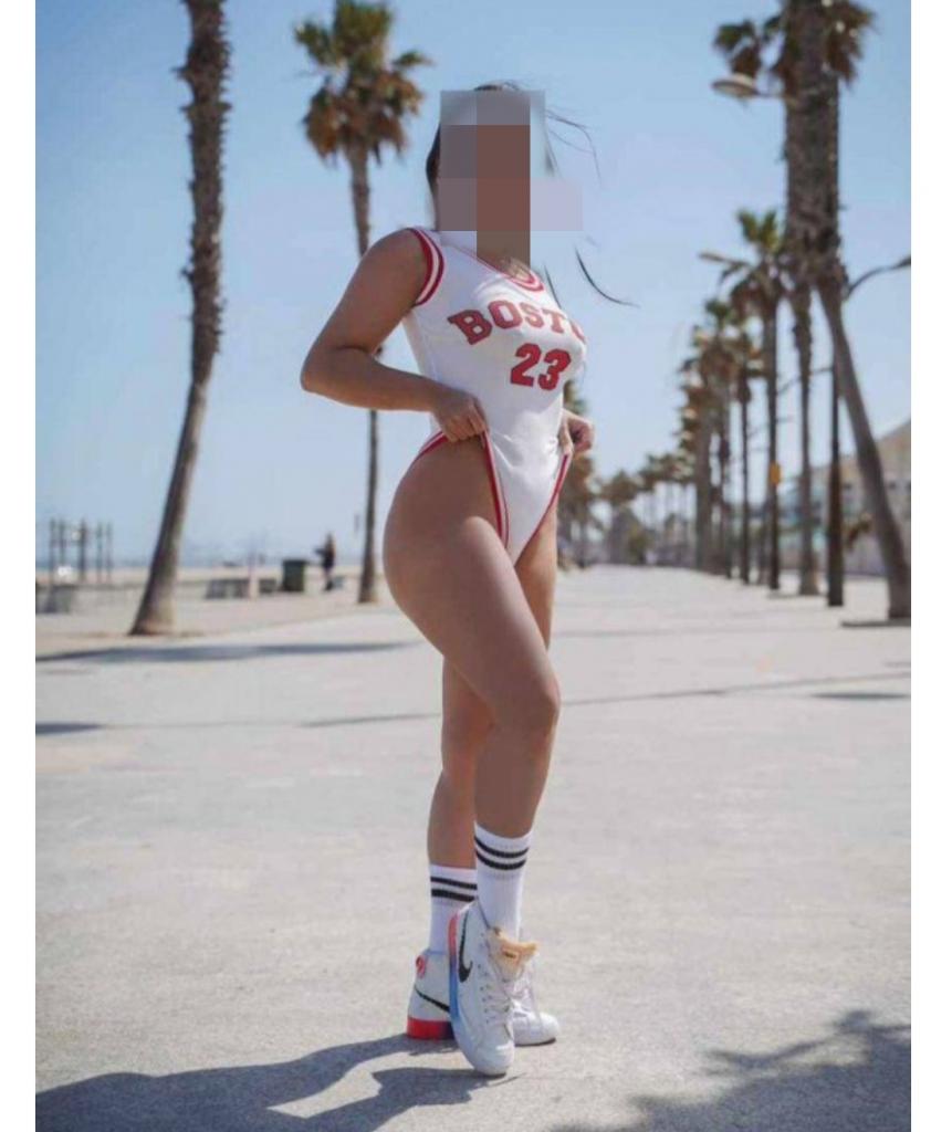 Chica busca chico en Alicante: Chica busca chico