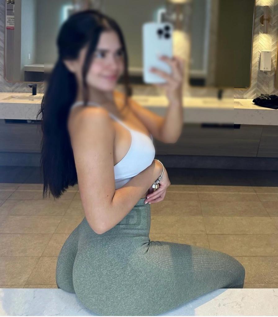 Chica busca chico en Ibiza: 