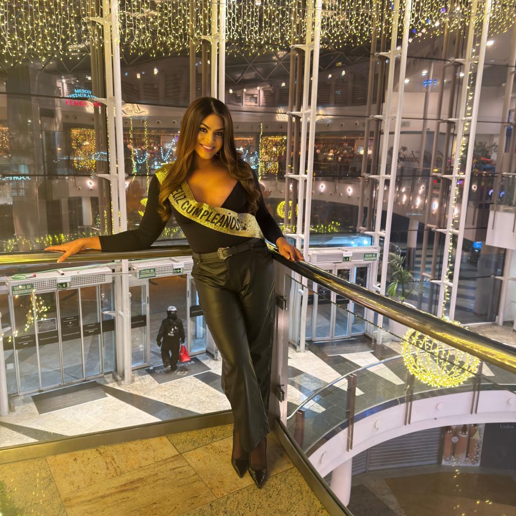 663070975: Travesti en Málaga