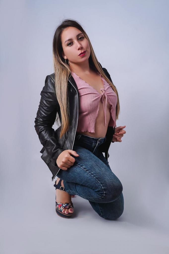 632588563: Chica busca chico en Valencia