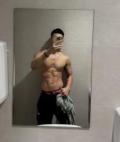 687204420: Chico busca chica en Barcelona