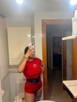 647329944: Chica busca chico en Barcelona