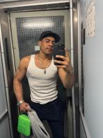 677357049: Chico busca chica en Las Palmas