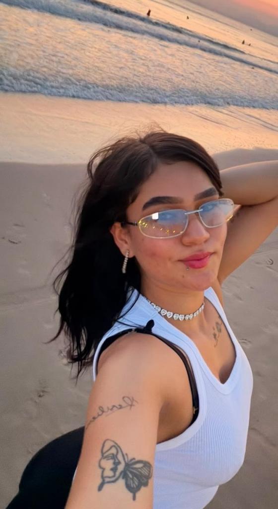 Chica busca chico en Alicante: Chica busca chico