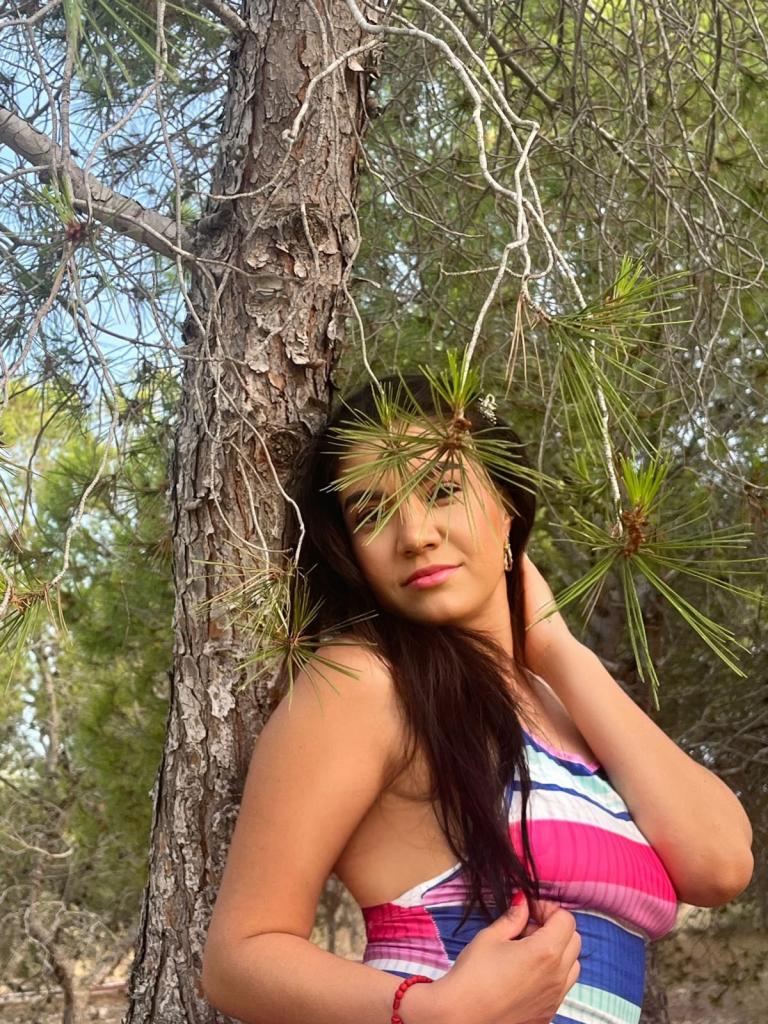745015135: Chica busca chico en Murcia