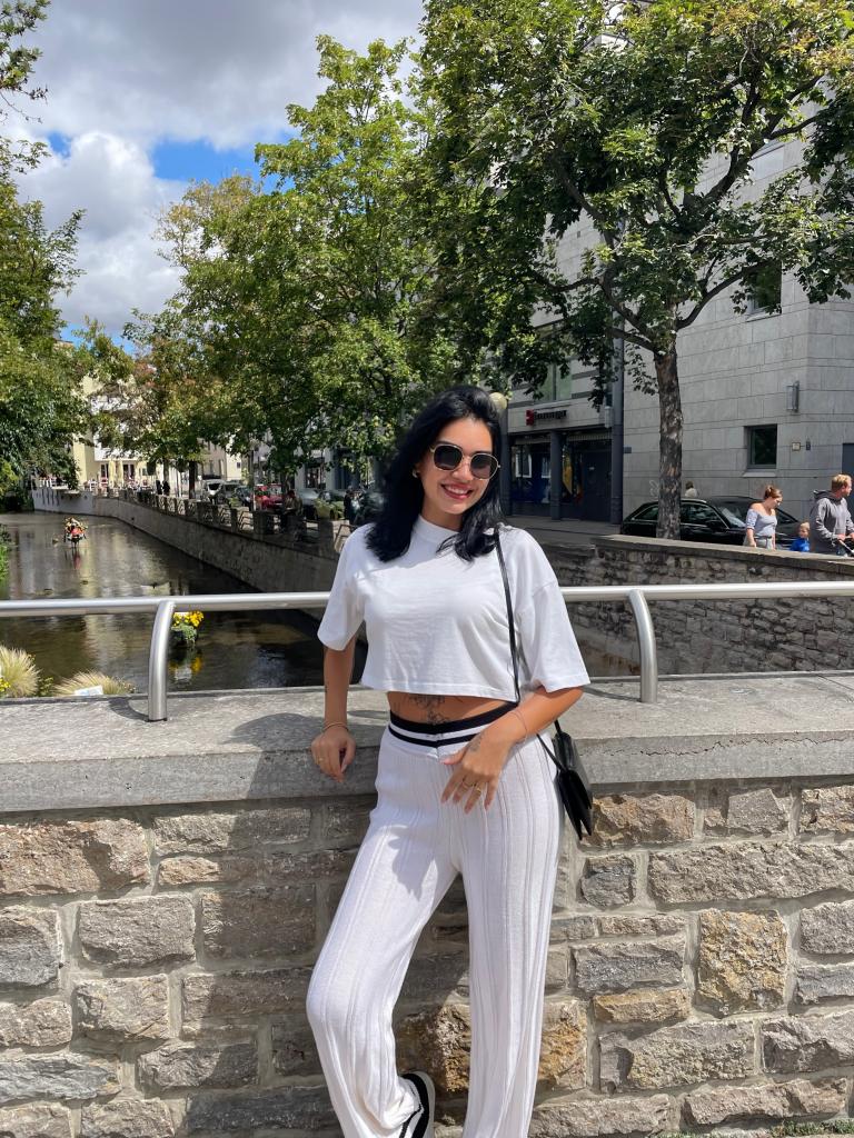 610163691: Chica busca chico en Barcelona