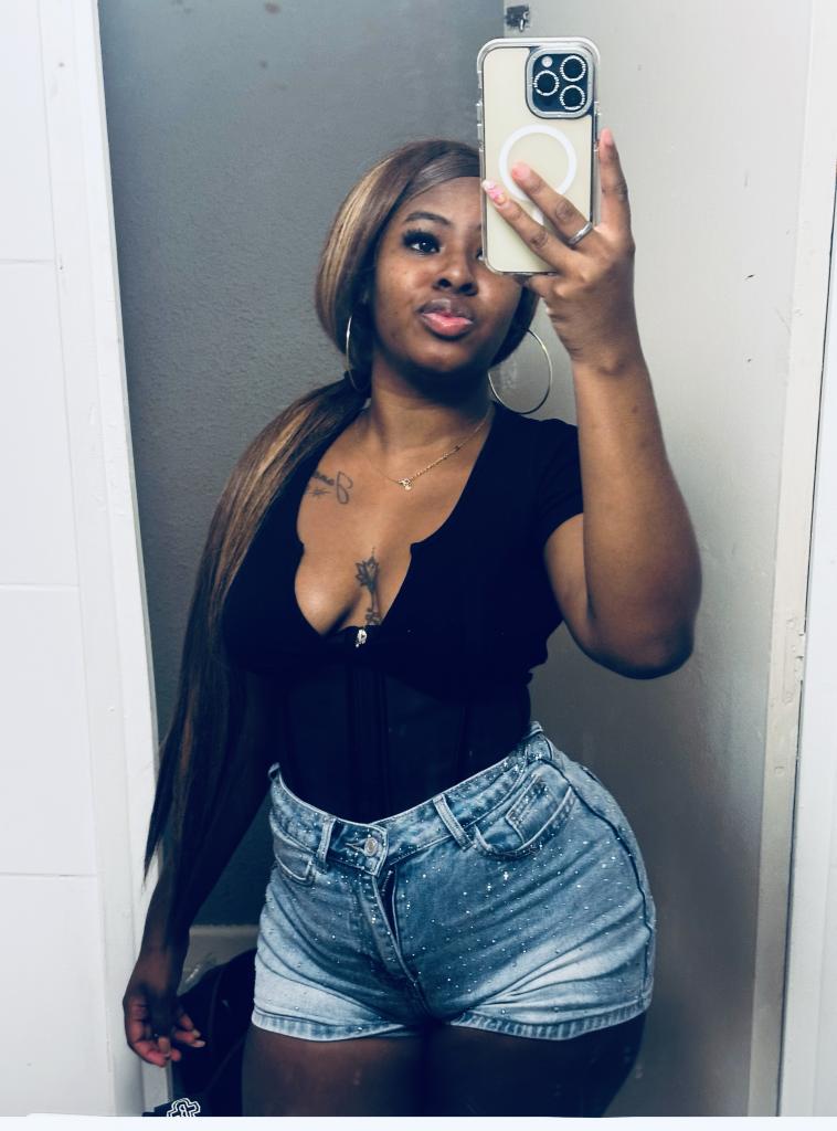 637562608: Chica busca chico en Barcelona