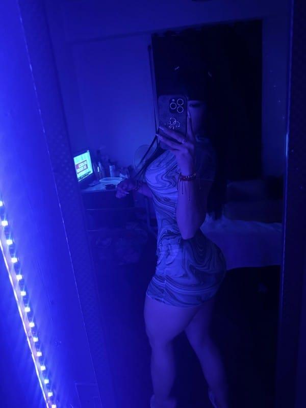 695867839: Chica busca chico en Salamanca