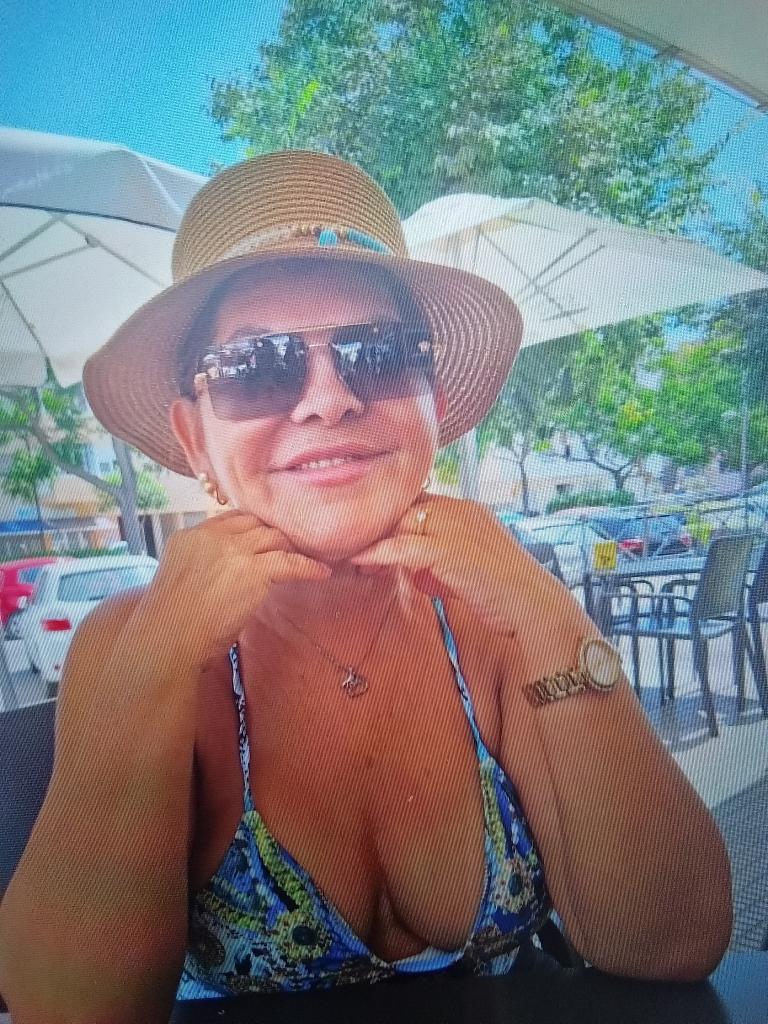 Chica busca chico en Ibiza: 
