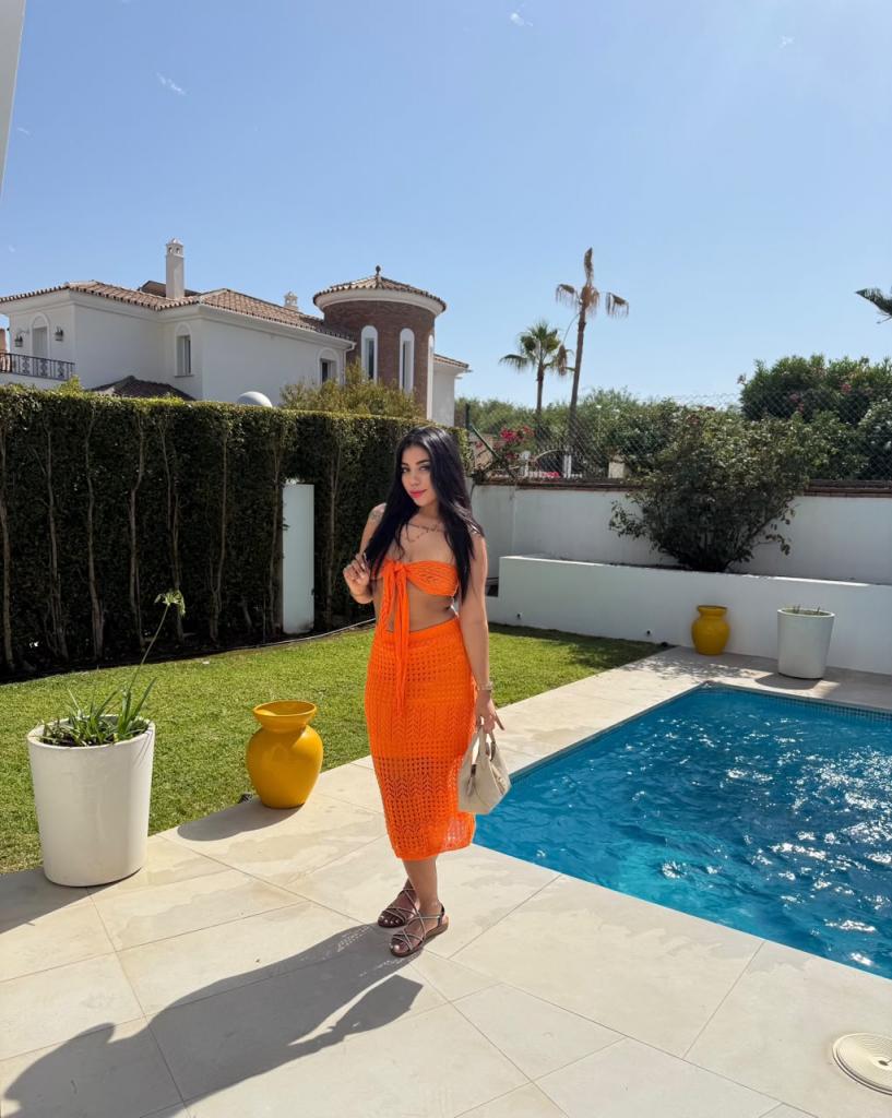 643740405: Chica busca chico en Almería