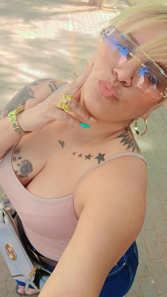 614938384: Chica busca chico en Sevilla