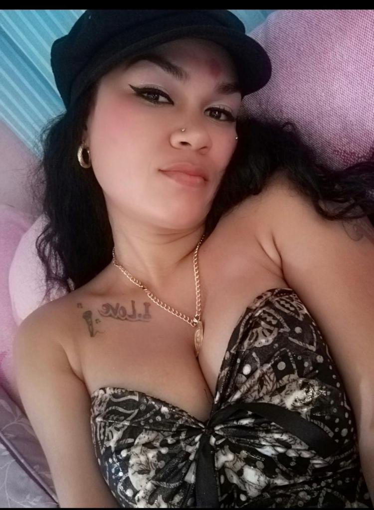 631915756: Chica busca chico en León