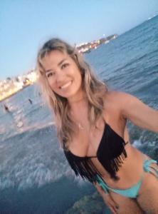 634004577: Chica busca chico en Ibiza