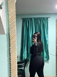 661787785: Chica busca chico en Madrid