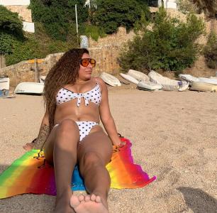 673764599: Chica busca chico en Gerona