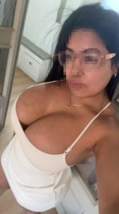 663584025: Chica busca chico en Barcelona