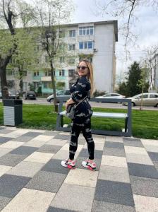 642153989: Chica busca chico en Murcia