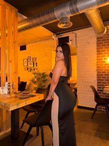 661787785: Chica busca chico en Madrid