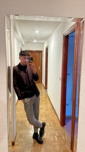 654745687: Chico busca chica en Madrid