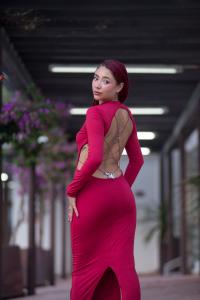 671648849: Chica busca chico en Sevilla