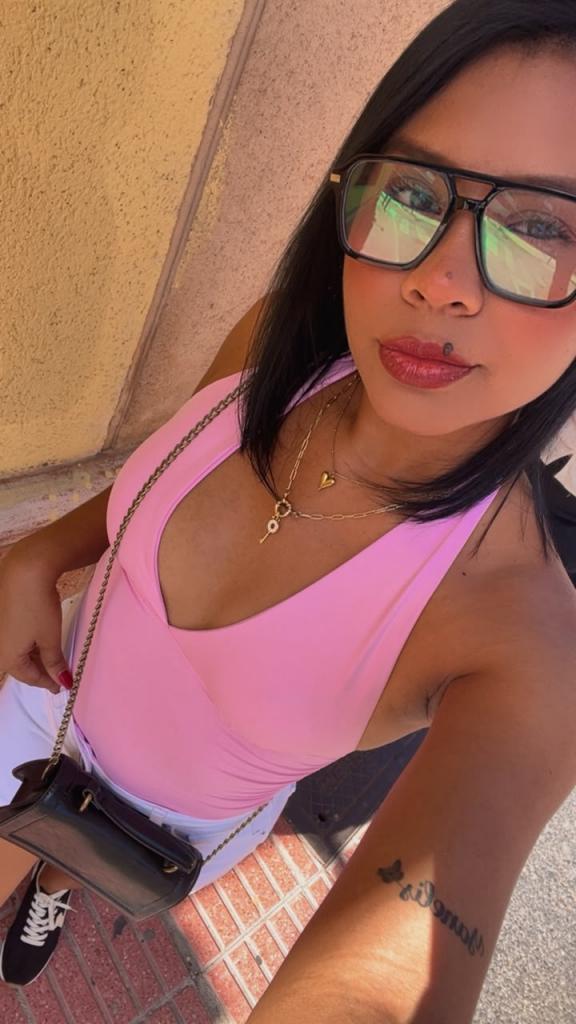 613469234: Chica busca chico en Barcelona
