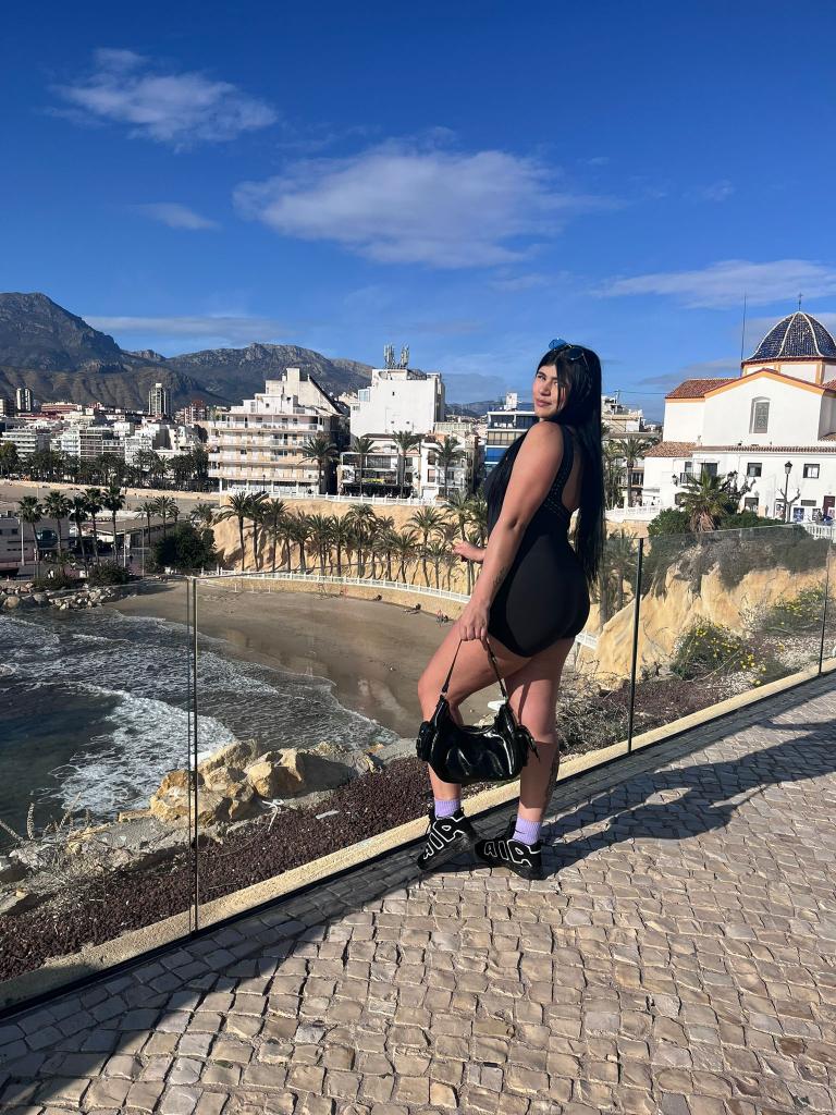 634370540: Chica busca chico en Alicante