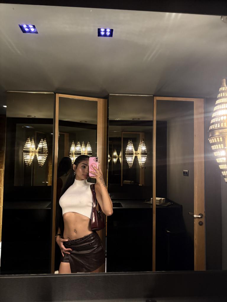 672877444: Chica busca chico en Ibiza