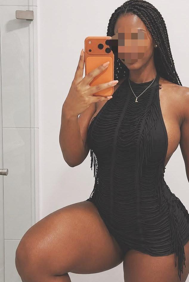 665466857: Chica busca chico en Málaga