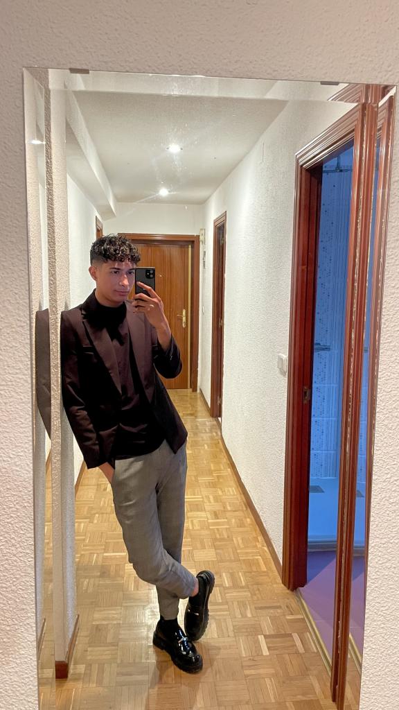 654745687: Chico busca chica en Madrid