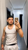 697387175: Chico busca chica en Madrid
