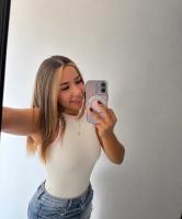 677706637: Chica busca chico en Almería
