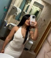 694244341: Chica busca chico en Barcelona